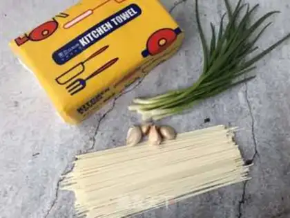 Make Onion noodles step 0