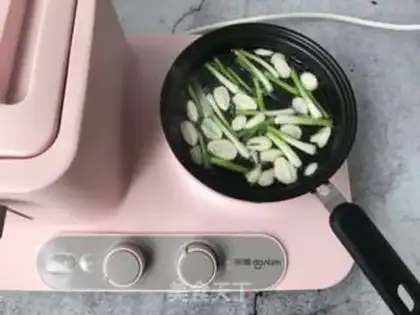 Make Onion noodles step 5