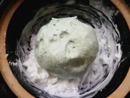 Make The pine balls, the yellow pack step 13
