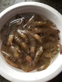 Make Boiled shrimp step 1