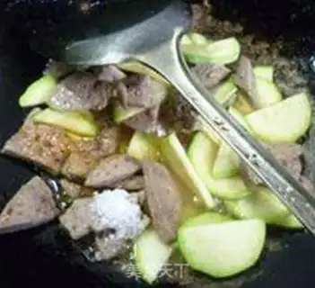 Make Piggy gravy step 10