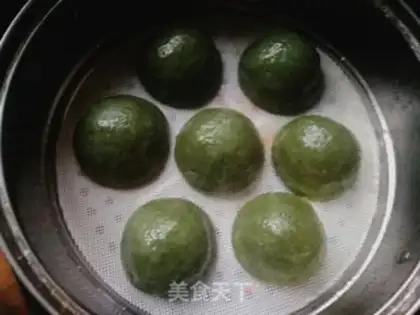 Make The pine balls, the yellow pack step 23