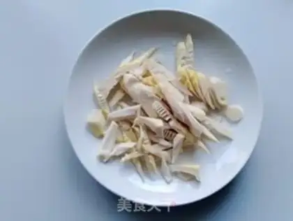 Make The mushrooms are burning the noodles step 3