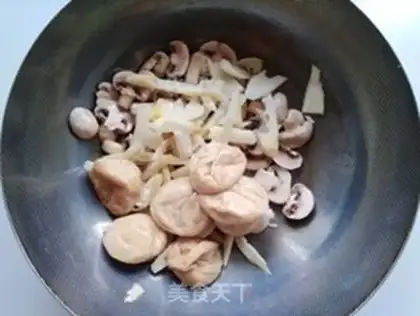 Make The mushrooms are burning the noodles step 6