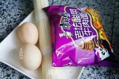 Make Hot noodle buns step 0