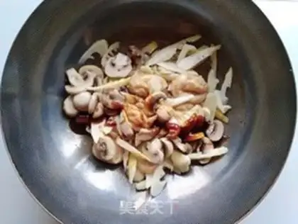 Make The mushrooms are burning the noodles step 7