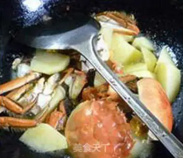 Make Crabs fried potatoes step 8