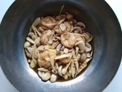 Make The mushrooms are burning the noodles step 8