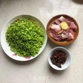 Make Garlic fried meat step 1
