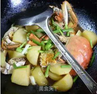 Make Crabs fried potatoes step 10