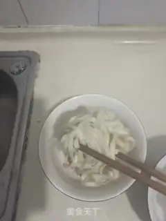 Make Spam and egg noodles step 2