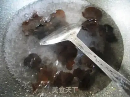 Make Black-mole, red-eared chicken step 3