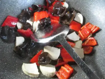 Make Black-mole, red-eared chicken step 4