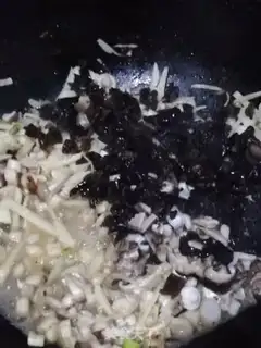 Make violet mushroom noodles step 6
