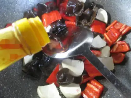 Make Black-mole, red-eared chicken step 5