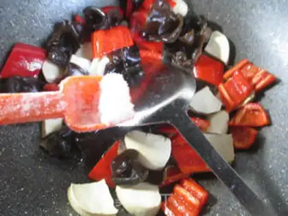 Make Black-mole, red-eared chicken step 7