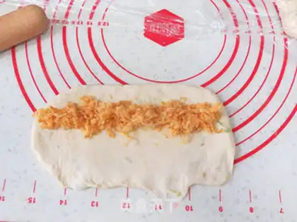 Make Onion meat pine bun step 11