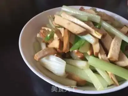 Make Celery fried beans step 5