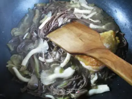 Make ♪ Squeeze the vealing veggies ♪ step 4