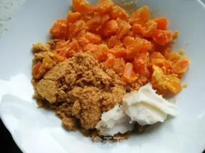Make Fish pine, salty egg, green step 0