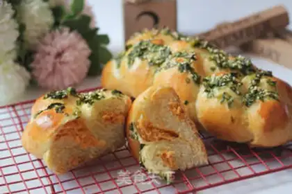 Make Onion meat pine bun step 29