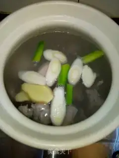 Make Worm and grass stew ribs step 2