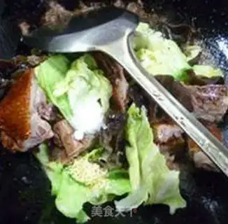 Make Black-mucked duck step 7