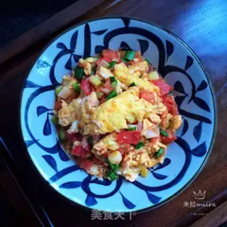 Make Garlic tomato fried eggs step 6