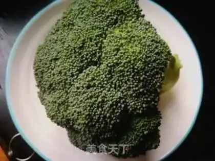 Make Fried broccoli step 0