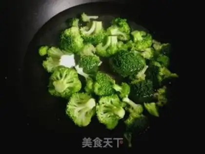 Make Fried broccoli step 1