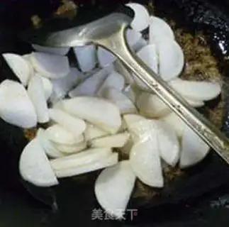 Make Spicy sausage for radish step 7