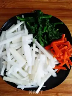 Make Celery pickles step 0