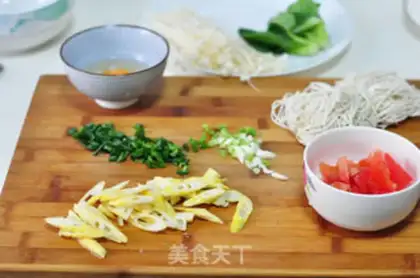 Make Tomato noodles step 1