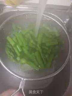 Make Eggs and storks step 1