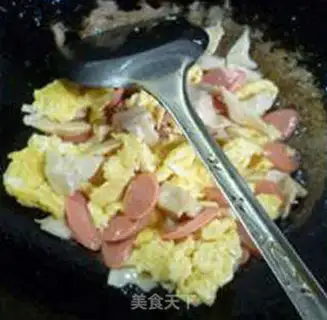 Make Ham sausages, spree eggs step 8