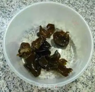 Make Blackwood, peanut and rice claws step 1