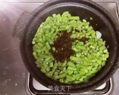 Make Sprouts and gravy step 1