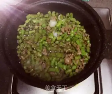 Make Sprouts and gravy step 3