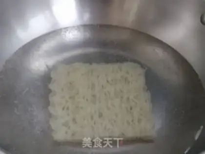 Make Seafood rice powder step 4