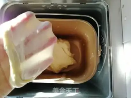 Make Spaghetti bread step 2