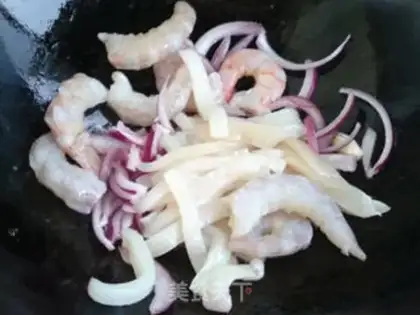 Make Seafood rice powder step 6