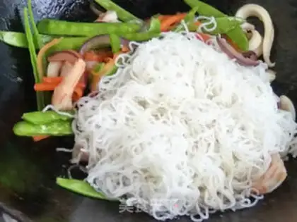 Make Seafood rice powder step 12