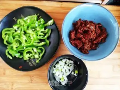 Make Spicy beef step 0
