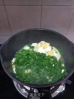 Make Plumbing and egg soup step 4