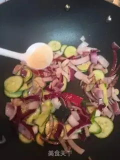 Make cucumber beef fried onions step 3