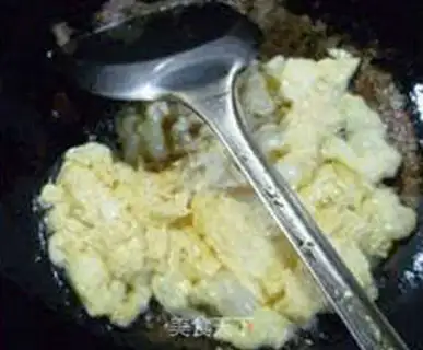 Make Cream-cream shrimp with fried eggs step 8