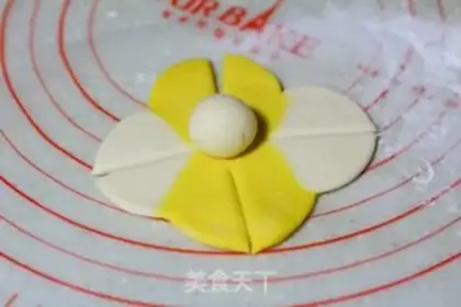 Make Fancy buns step 5