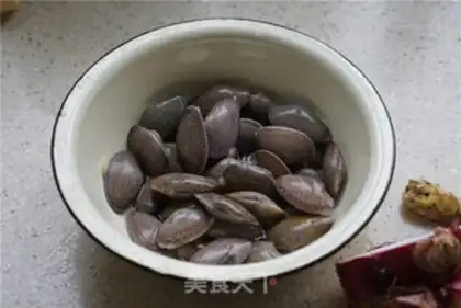 Make Onion-cracking clams step 0