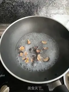 Make Noodle sea cucumbered eggs step 2
