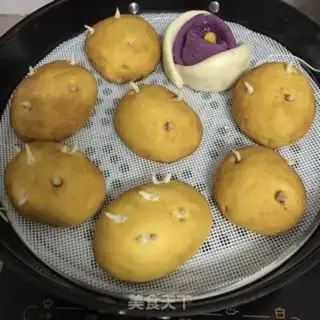Make Simulate potato buns step 15
